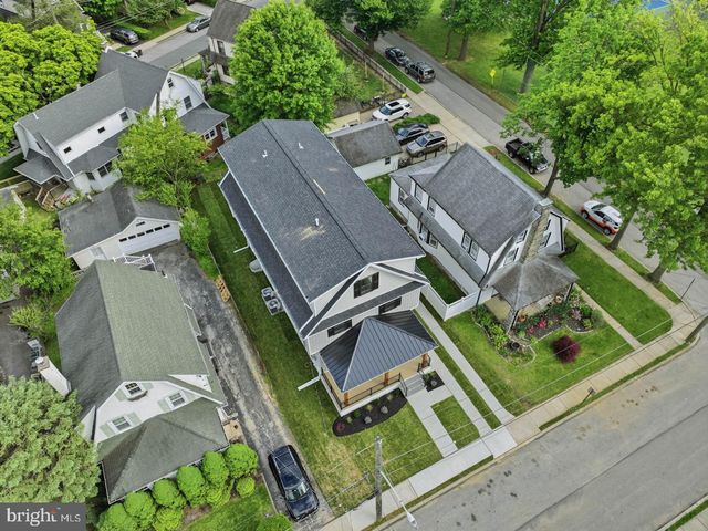 25 OAK LN, Havertown, PA 19083