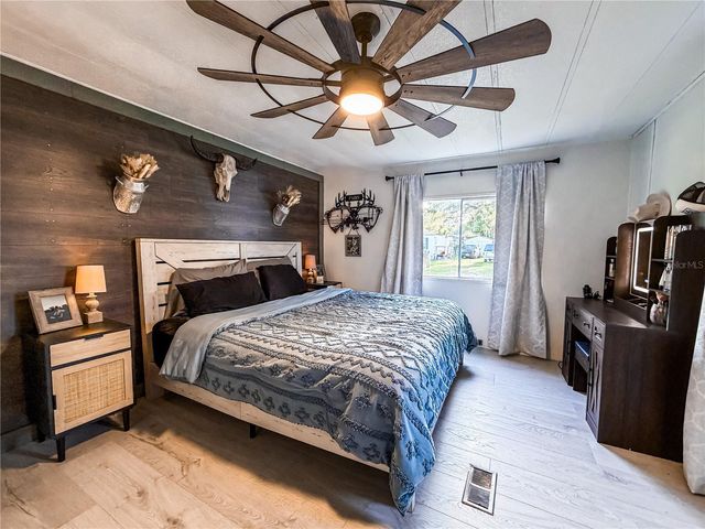 5843 NE 167TH AVENUE, Silver Springs, FL 34488