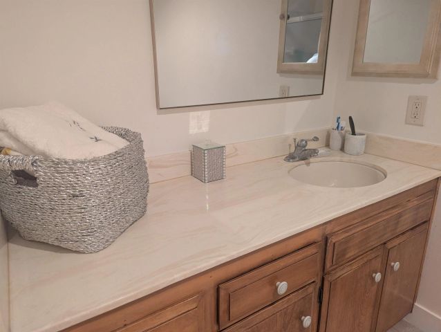 1181 W Mayberry West, Hemet, CA 92543