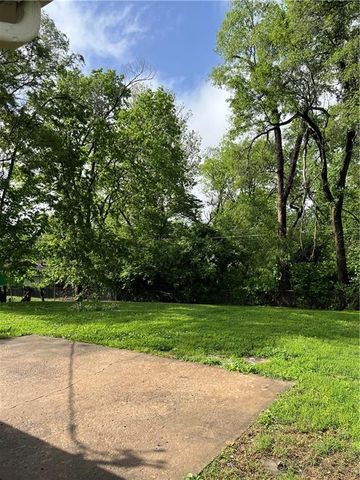 4655 E 43rd Terrace, Kansas City, MO 64130