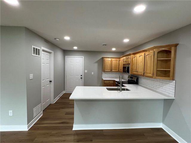 4655 E 43rd Terrace, Kansas City, MO 64130