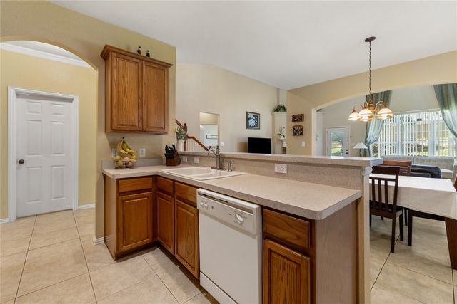 2904 Shoreline Drive, Burleson, TX 76028