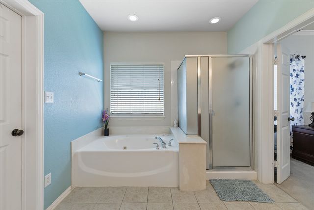 2904 Shoreline Drive, Burleson, TX 76028