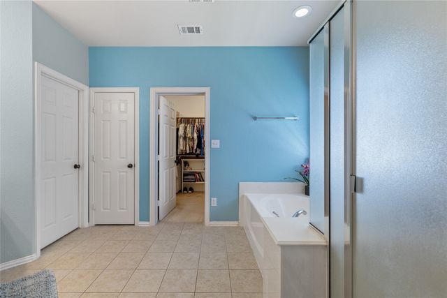 2904 Shoreline Drive, Burleson, TX 76028