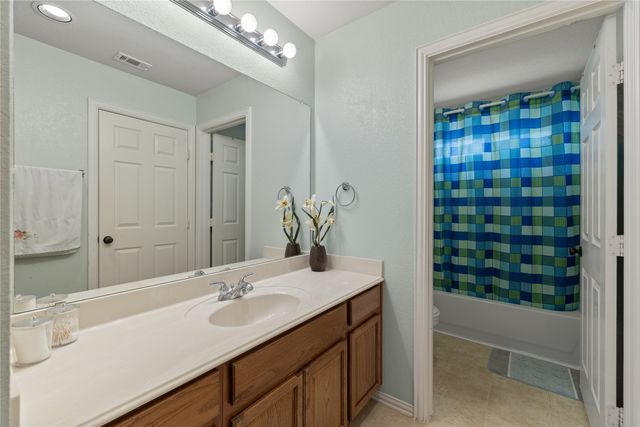 2904 Shoreline Drive, Burleson, TX 76028