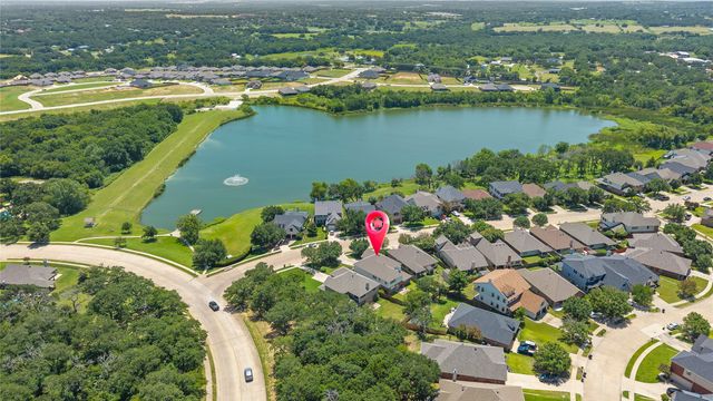 2904 Shoreline Drive, Burleson, TX 76028