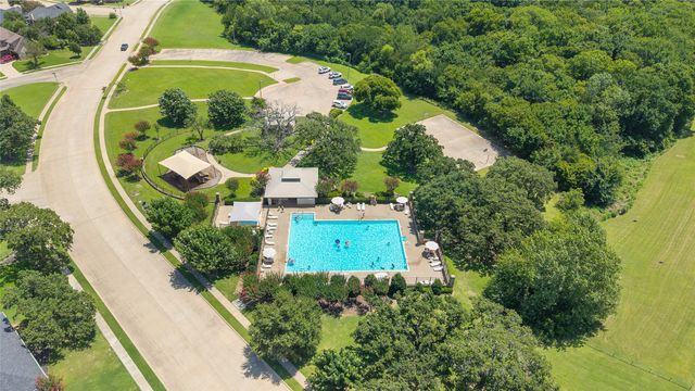 2904 Shoreline Drive, Burleson, TX 76028