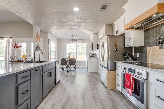 222 Hidden Acres Lane, Weatherford, TX 76087