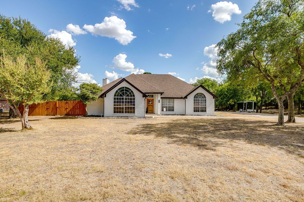 222 Hidden Acres Lane, Weatherford, TX 76087
