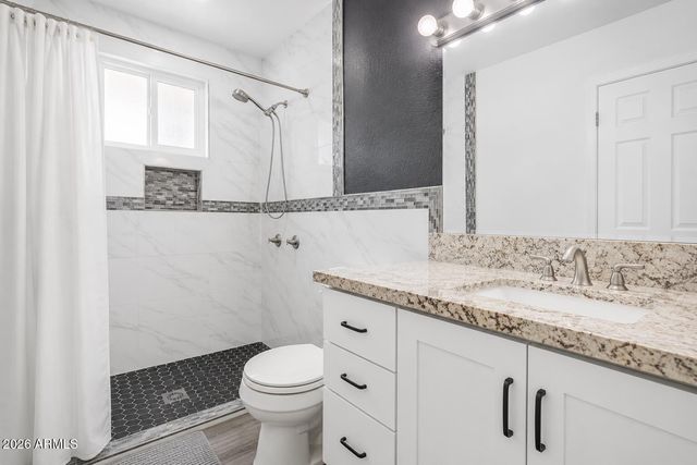 16008 N 70TH Avenue, Peoria, AZ 85382