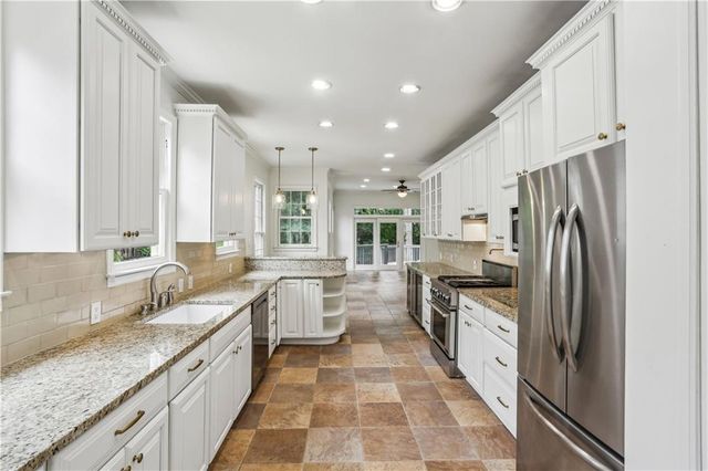 6 Arc Way NE, Atlanta, GA 30305