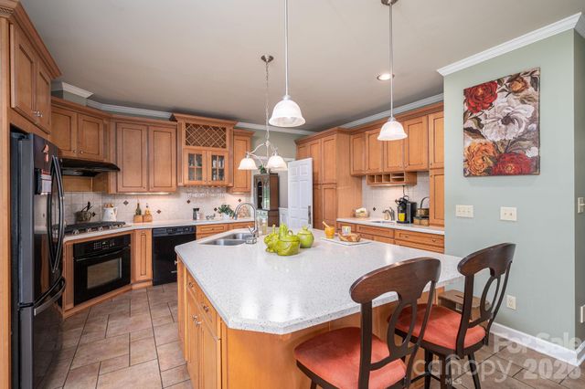 5023 Samuel Pinckney Drive, Belmont, NC 28012