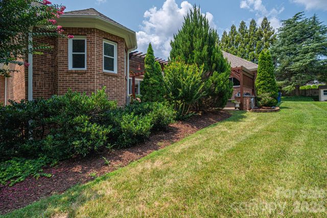 5023 Samuel Pinckney Drive, Belmont, NC 28012