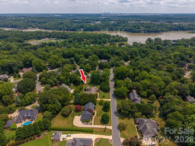 5023 Samuel Pinckney Drive, Belmont, NC 28012