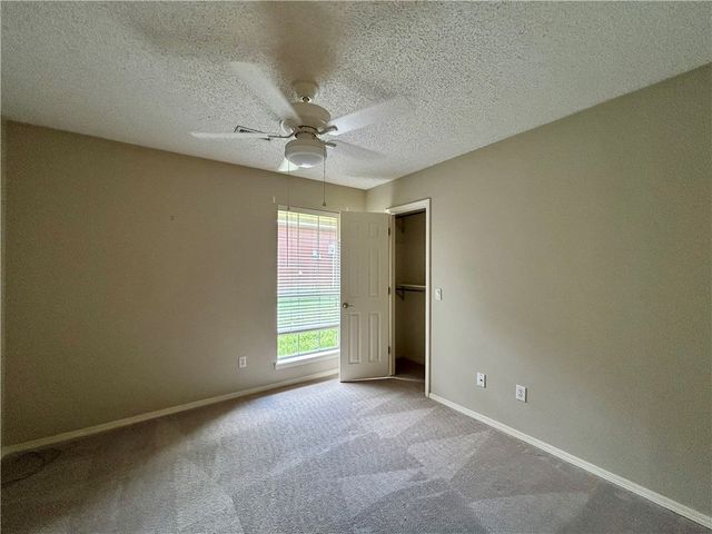 1826 N Glenbrook Place, Fayetteville, AR 72701