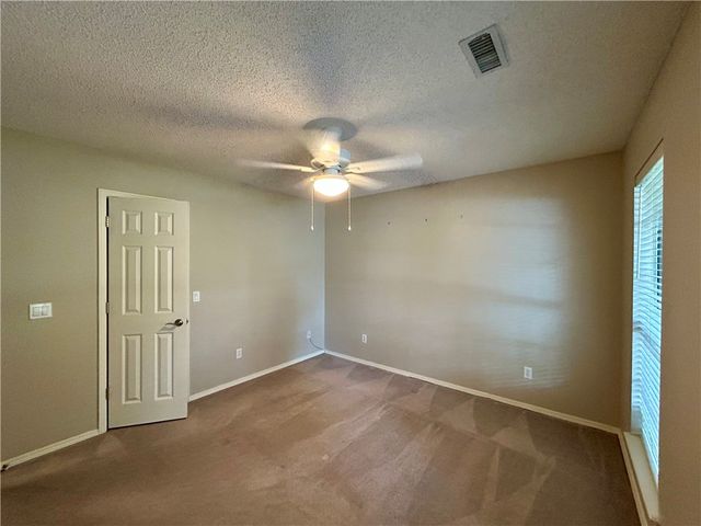 1826 N Glenbrook Place, Fayetteville, AR 72701