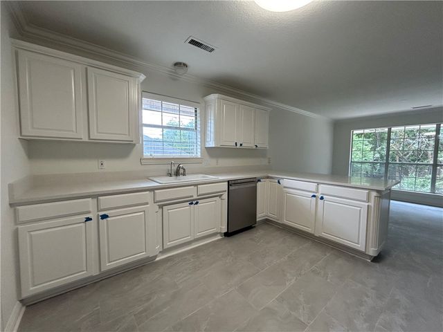1826 N Glenbrook Place, Fayetteville, AR 72701