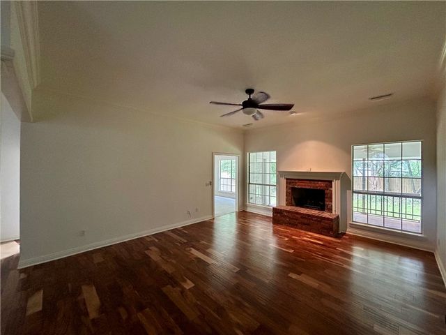 1826 N Glenbrook Place, Fayetteville, AR 72701