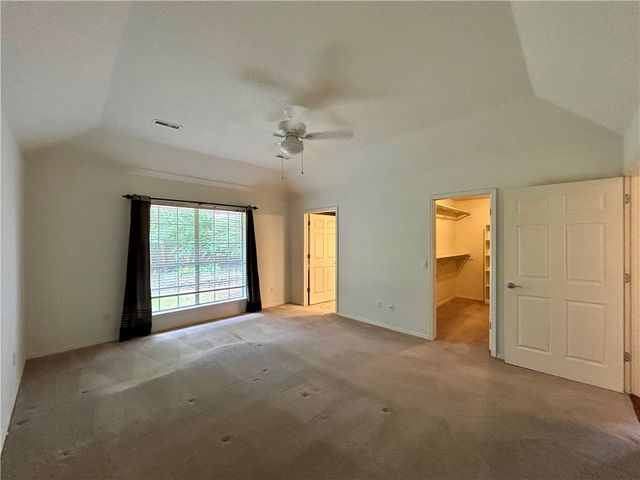 1826 N Glenbrook Place, Fayetteville, AR 72701