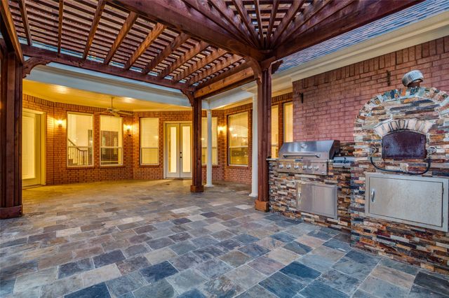 8925 Hunters Glen Trail, Fort Worth, TX 76120