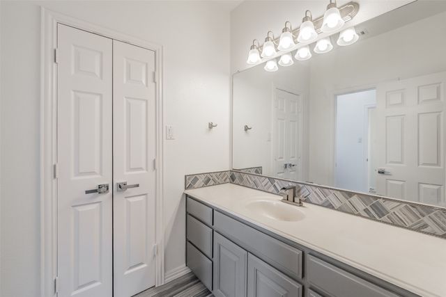 8925 Hunters Glen Trail, Fort Worth, TX 76120