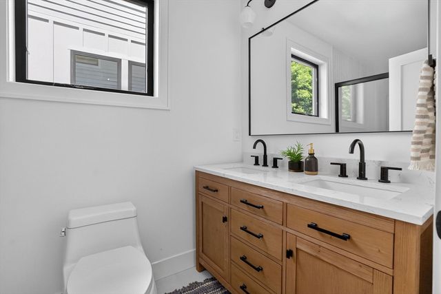37 Kingston St A, Somerville, MA 02144