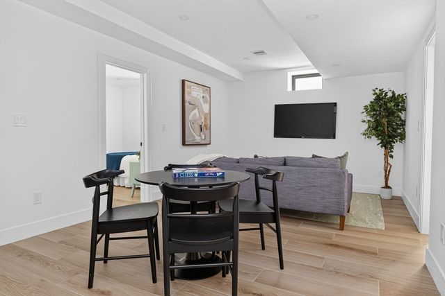 37 Kingston St A, Somerville, MA 02144