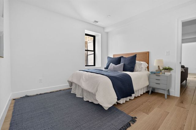 37 Kingston St A, Somerville, MA 02144