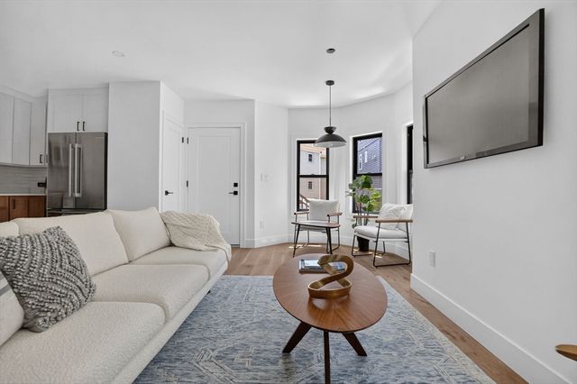 37 Kingston St A, Somerville, MA 02144