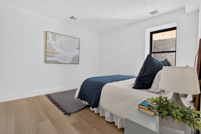 37 Kingston St A, Somerville, MA 02144