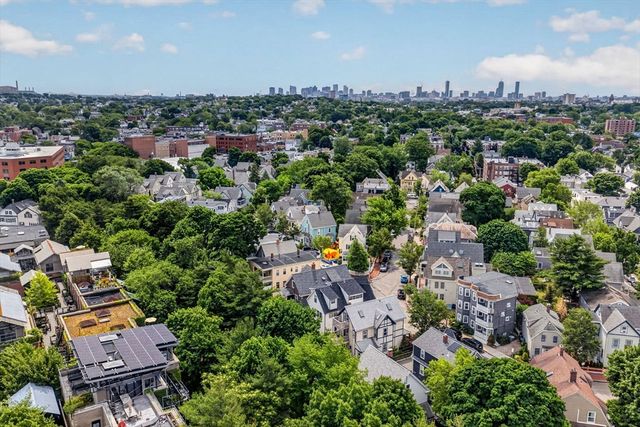 37 Kingston St A, Somerville, MA 02144