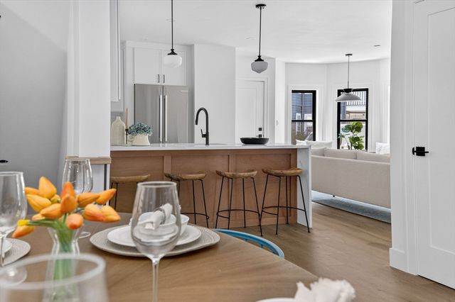 37 Kingston St A, Somerville, MA 02144
