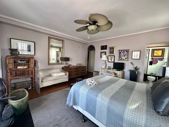 2666 E 73rd Street 8W, Chicago, IL 60649