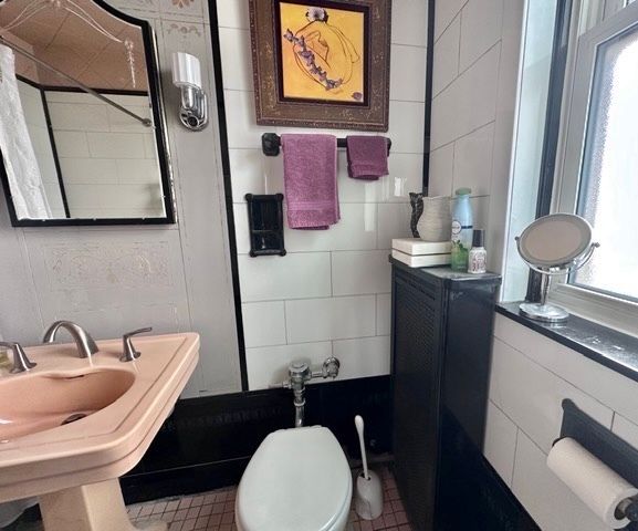 2666 E 73rd Street 8W, Chicago, IL 60649