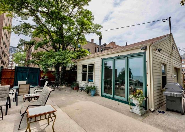 2666 E 73rd Street 8W, Chicago, IL 60649