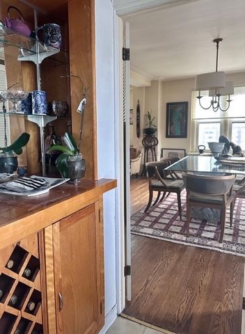 2666 E 73rd Street 8W, Chicago, IL 60649