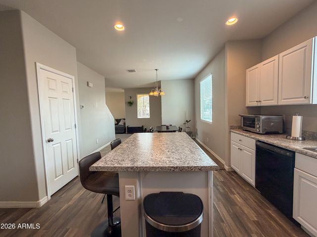 5480 W FULTON Street, Phoenix, AZ 85043