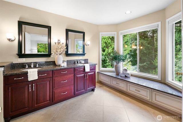 16116 68th Avenue W, Edmonds, WA 98026