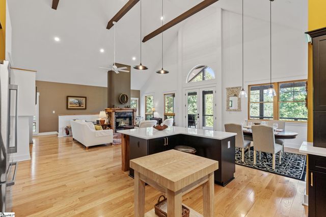 109 Bumsa Place, Pickens, SC 29671