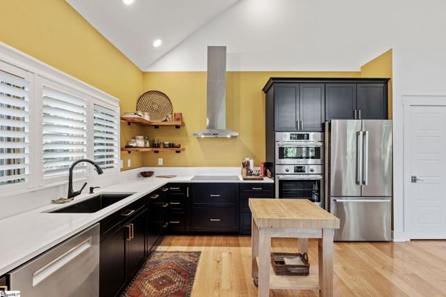 109 Bumsa Place, Pickens, SC 29671
