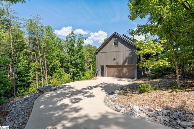109 Bumsa Place, Pickens, SC 29671