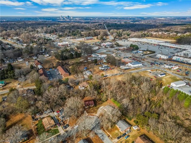 2310 Blecker Drive, Winston-salem, NC 27107