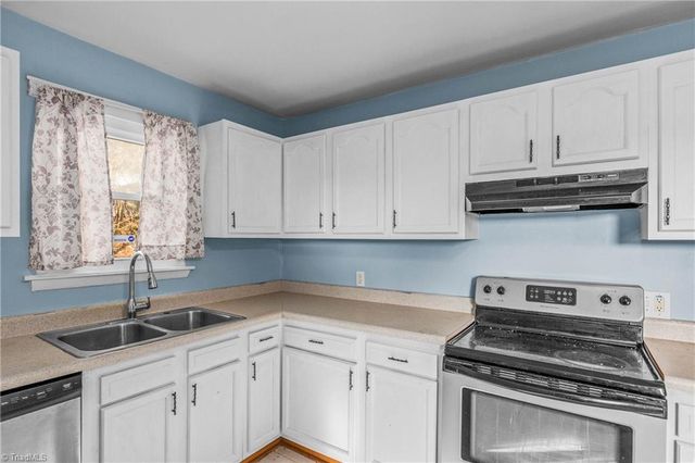 2310 Blecker Drive, Winston-salem, NC 27107