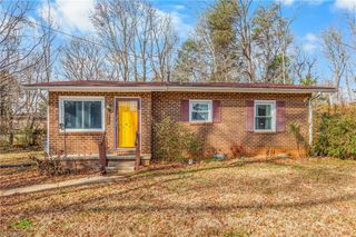 2310 Blecker Drive, Winston-salem, NC 27107