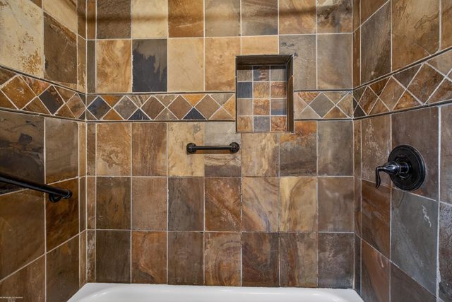 28540 Roan Drive, Warren, MI 48093