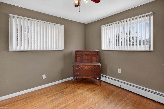 28540 Roan Drive, Warren, MI 48093