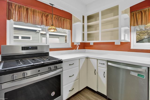 28540 Roan Drive, Warren, MI 48093