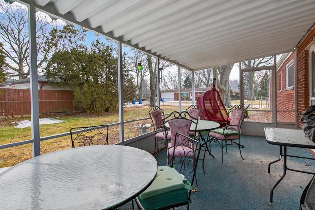 28540 Roan Drive, Warren, MI 48093