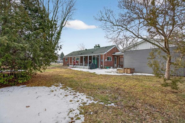 28540 Roan Drive, Warren, MI 48093