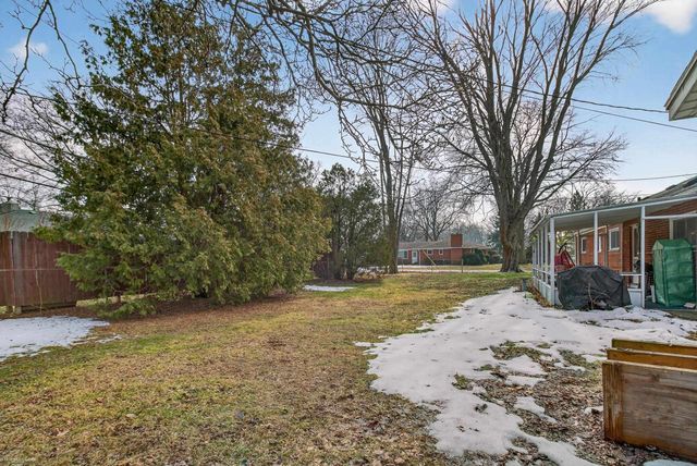 28540 Roan Drive, Warren, MI 48093